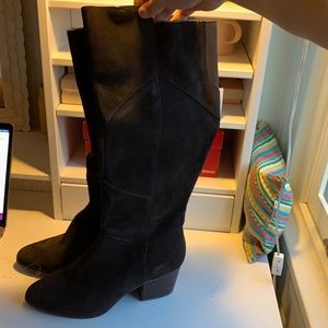 Super cute dark brown heeled boots
